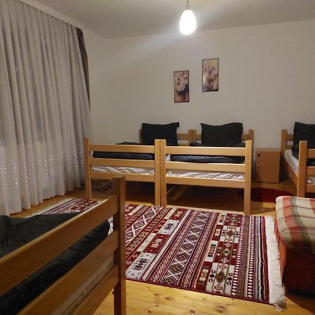 Hostel Bushati Прізрен Екстер'єр фото