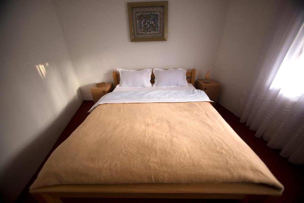 Hostel Bushati Прізрен Екстер'єр фото