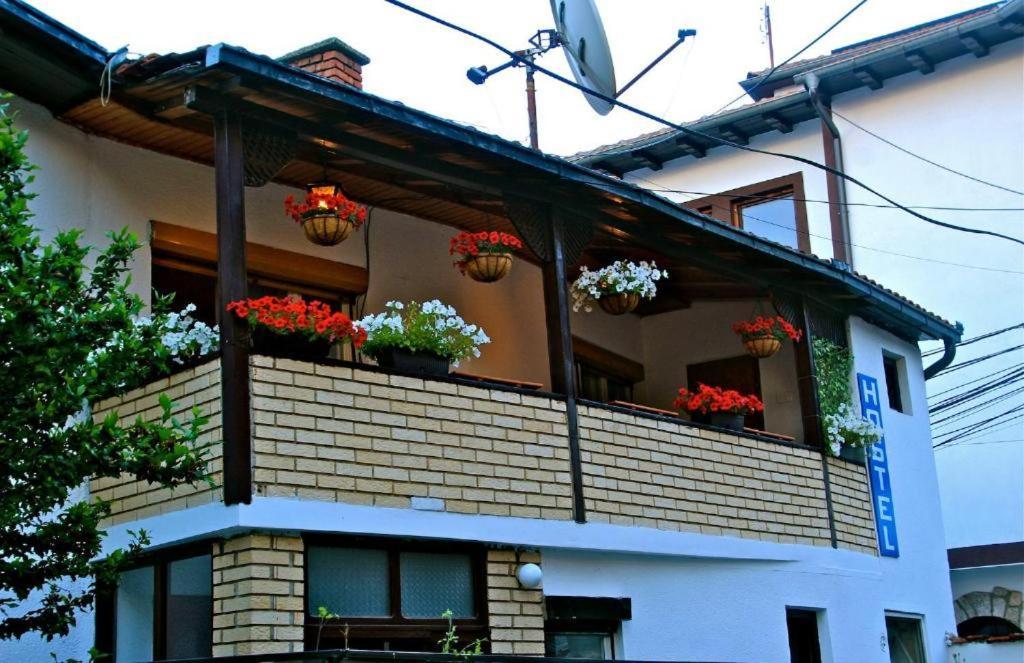 Hostel Bushati Прізрен Екстер'єр фото