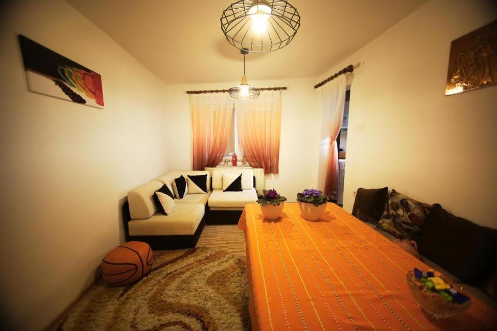 Hostel Bushati Прізрен Екстер'єр фото